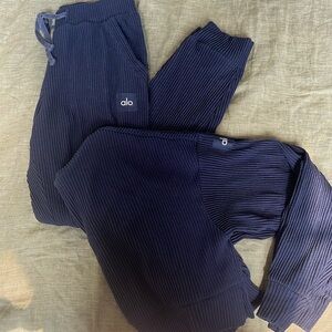 Alo Yoga Muse Set Navy